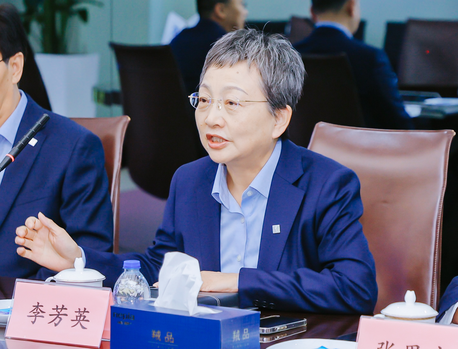 中國石化領(lǐng)導劉會友、張建闊一行蒞臨神開參觀考察(圖2)